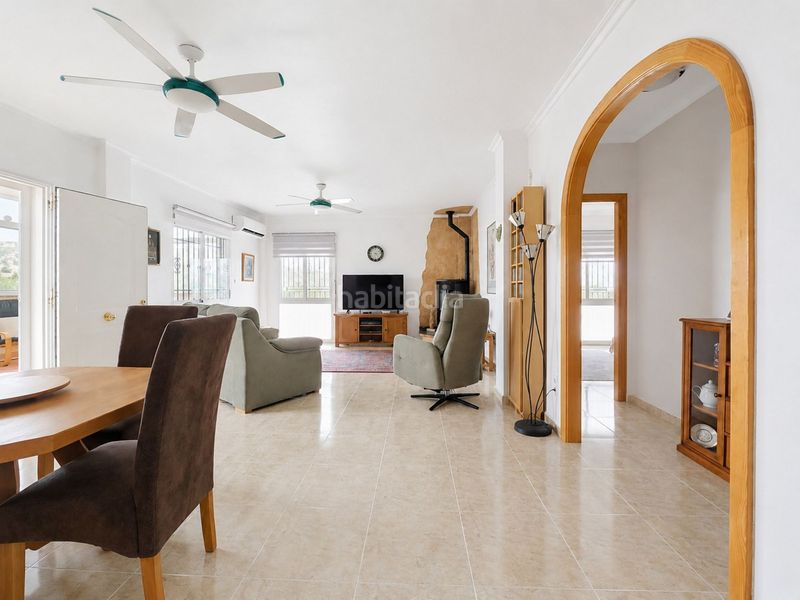 Foto c6f98a59-1499-4d2a-ad56-743f62a4f00d. Casa amb aparcament a Pinoso