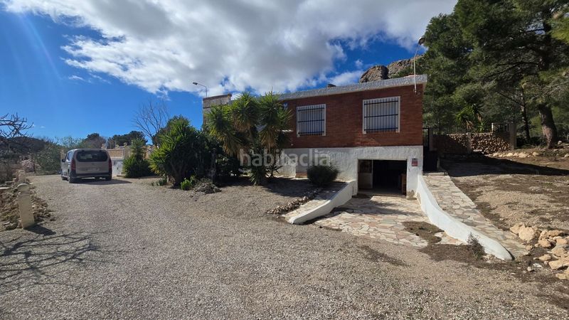 Foto a20afa84-780d-4bed-a10f-fb08f8d30934. Casa amb aparcament a Sax