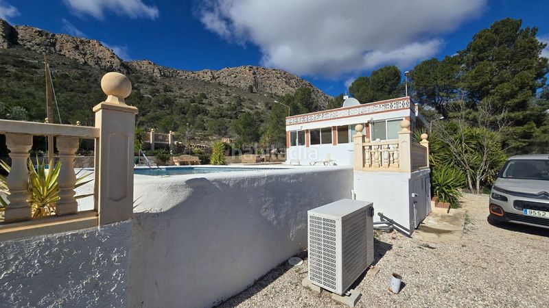 Foto ccbb02e6-c5ec-4b4b-984f-d26e29212103. Casa amb aparcament a Sax