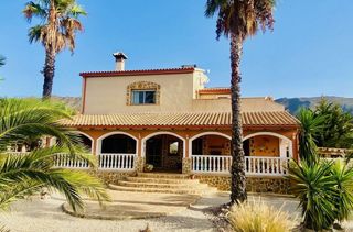 Casa in Hondón de las Nieves