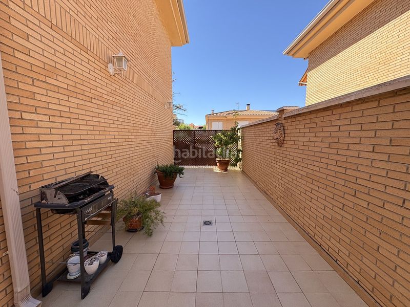 Foto 3bfda51a-8ef5-4905-93e2-da8e8ed349ca. Casa adossada a Petrer