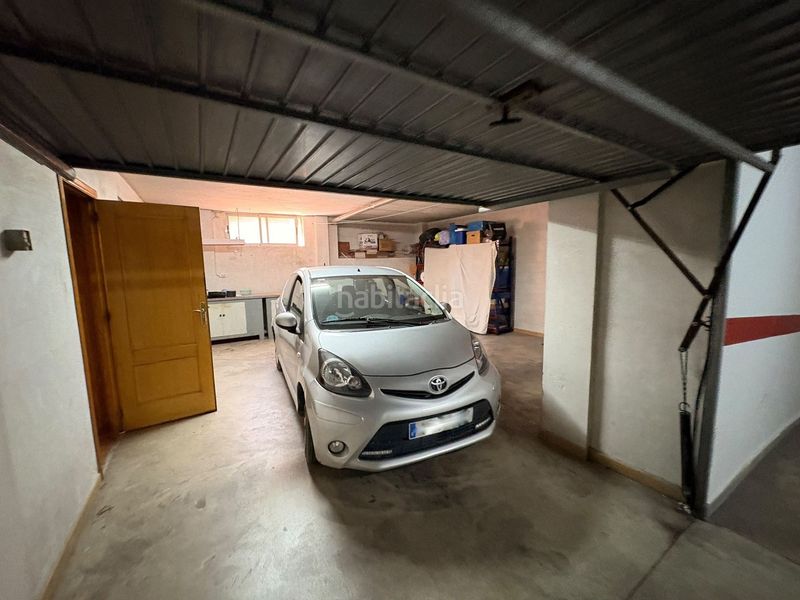 Foto a5168fb9-10ec-47db-b2be-cf157a0b7428. Casa adossada a Petrer