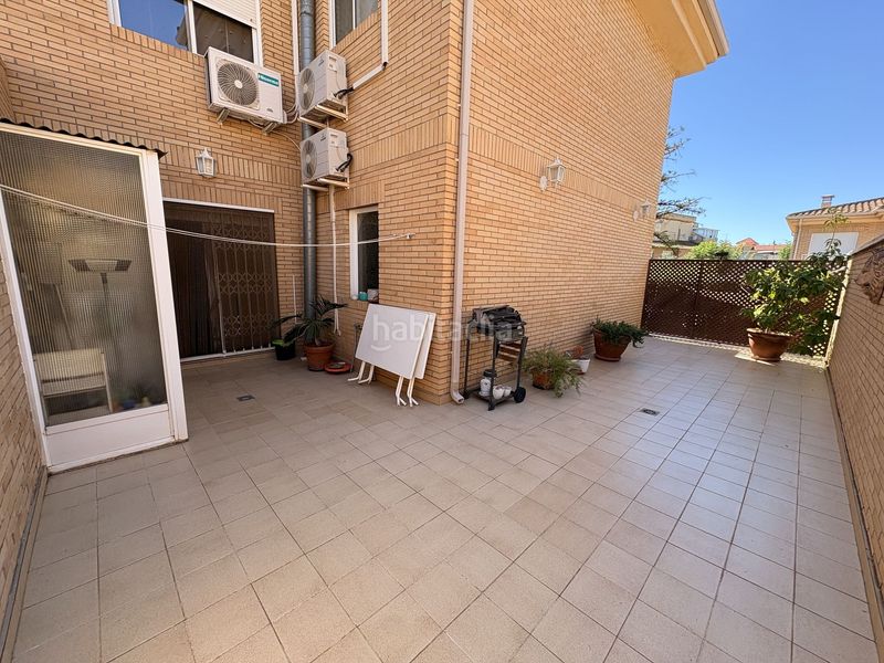 Foto db5f6750-7966-4243-9118-4cc63ff50ede. Casa adossada a Petrer