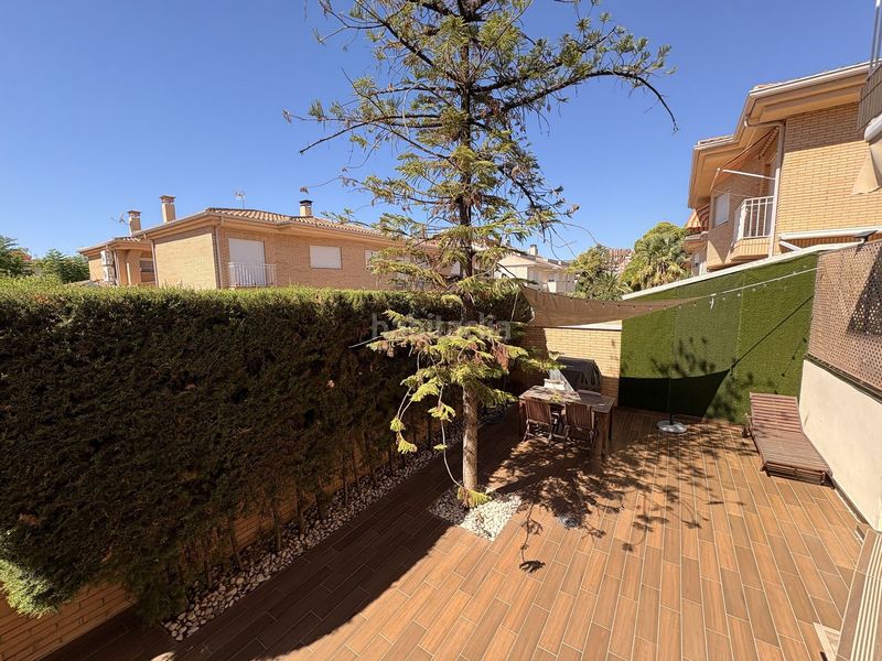 Foto fe20aaaf-c3aa-4d12-97b0-ed9f0099d706. Casa adossada a Petrer