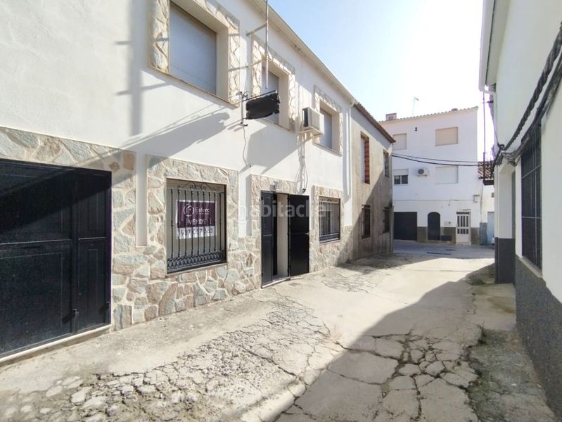 Foto a915a646-17d8-416e-bd72-cd186141f111. Casa adossada a Serradilla