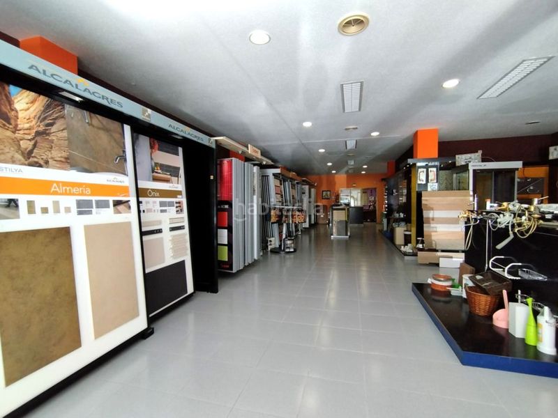 Foto e28a1ea2-5fa3-4bd0-9084-49bf1fb57d3b. Local comercial a Los Pinos - El Pilar Plasencia