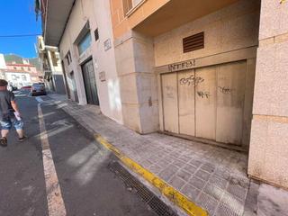 Aparcament cotxe  Calle calle tornavacas, 3, puerta