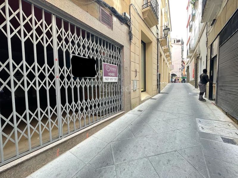 Foto 8d9d3c1f-e5f2-4125-8d2d-85c370b971d8. Local comercial a Centro Ciudad Plasencia