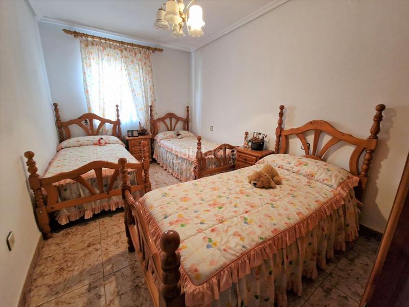 Foto 3ad652d7-b9f4-4794-87d9-e1775ee5867d. House with parking in Los Pinos - El Pilar Plasencia