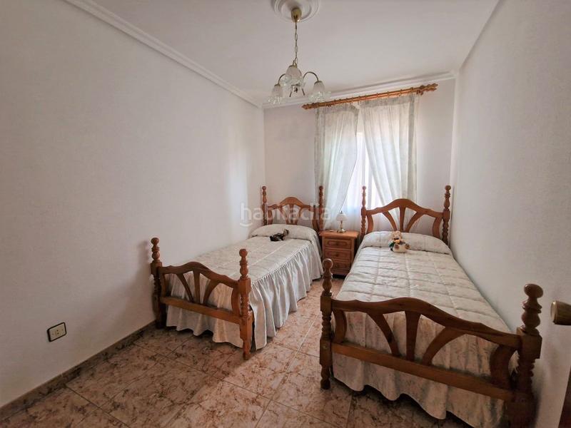 Foto 796cb2cd-b77e-4ba3-9789-997f49ee9525. House with parking in Los Pinos - El Pilar Plasencia