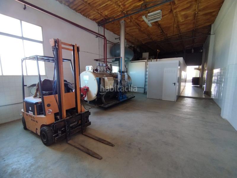 Foto 4300aa24-7c2d-49ba-9d43-65c715f21326. Bâtiment à usage industriel dans Montehermoso