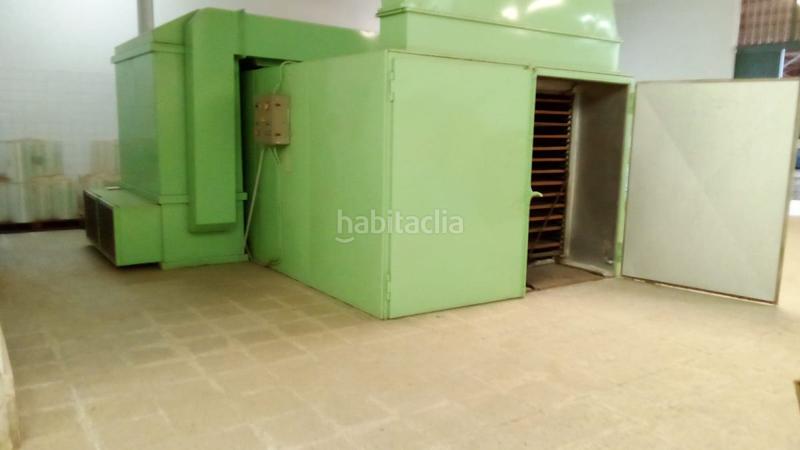 Foto 0590c690-b016-4c0e-b286-8195bd24fe4d. Nau industrial a Montehermoso