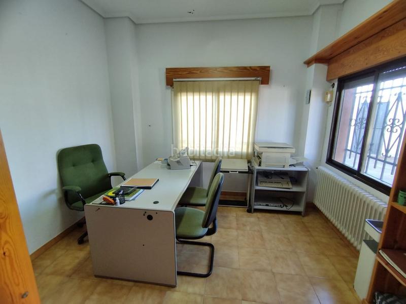 Foto 2807ba45-5192-43e8-82dc-86de2198e59f. Nau industrial a Montehermoso