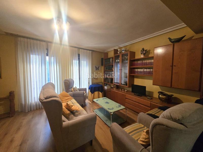 Foto 0b1579ed-8ffd-4b69-99de-0d3f905c1618. Haus mit heizung parking in Centro Ciudad Plasencia