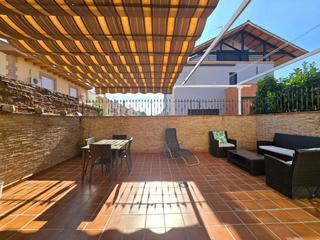 Semi detached house in Hospital-Nuevo Centro. Espectacular casa en venta en talavera de la reina!