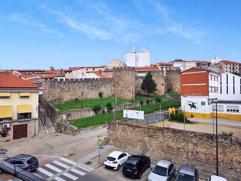 Foto 8fbf8d86-18b1-4826-9491-5995e5592929. Pis amb aparcament a Centro Ciudad Plasencia