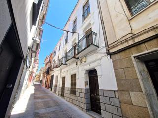 Appartement à Centro Ciudad. Bajo en venta en el centro de plasencia  excelente oportunidad d