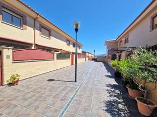 Maison jumelée  Calle jaguarzo. Adosado en venta en ciudad jardín, plasencia  urbanización priva