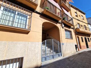 Local commercial  Calle salvador. Local en venta en ronda del salvador  céntrico y con dos plantas
