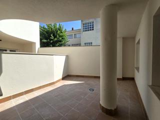 Planta baixa a Navalmoral de la Mata. Espacioso bajo a estrenar con patio privado y garaje en navalmor