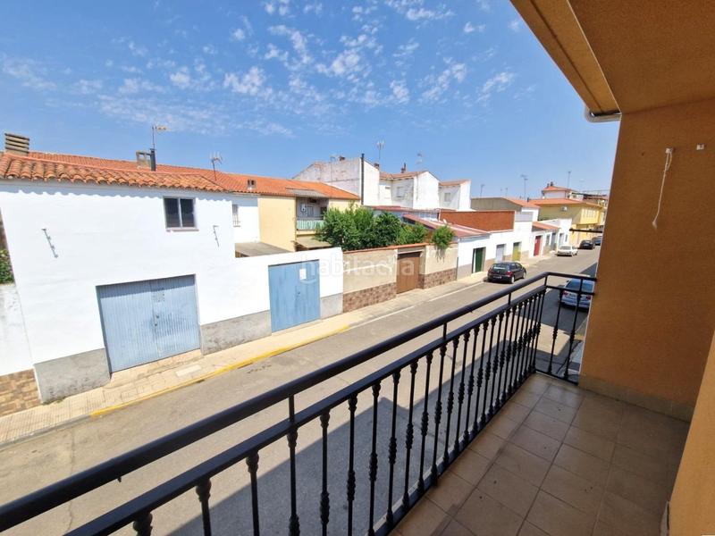 Foto 5d1206d1-0556-4d18-b9df-2aba30254e40. Casa adosada  en venta amplia y luminosa, con garaje y patio privado en Moraleja