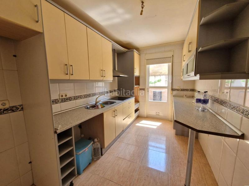 Foto dff5b259-5dd8-4bf5-b2f6-bce0058568dd. Casa adosada  en venta amplia y luminosa, con garaje y patio privado en Moraleja