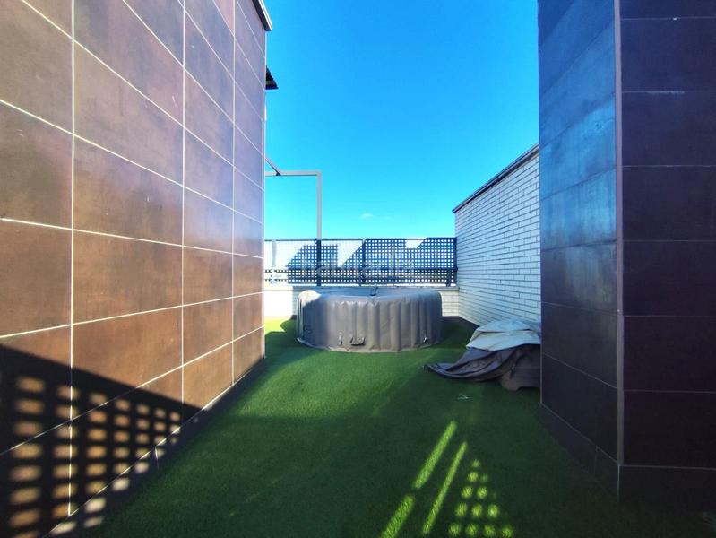 Foto 3f27d4b4-4377-4ce0-9ec3-f71fed972ef8. Casa adossada amb calefacció aparcament a Los Pinos - El Pilar Plasencia