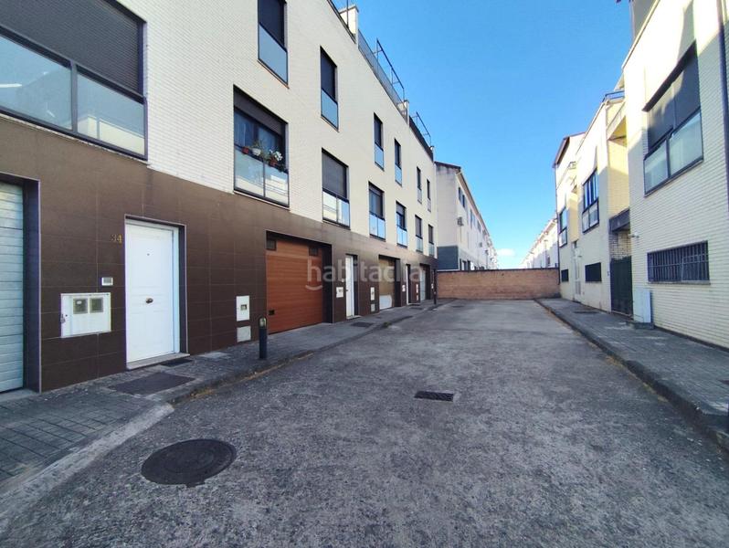 Foto 46771969-2b33-47e1-a9c8-e4692b9186ea. Casa adossada amb calefacció aparcament a Los Pinos - El Pilar Plasencia