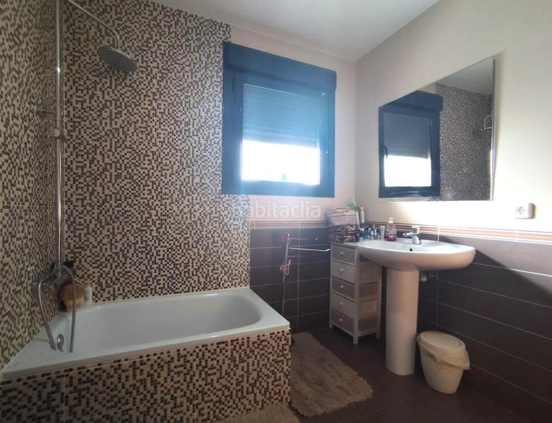 Foto a4788c89-be44-4edb-9da1-52beb531d930. Casa adossada amb calefacció aparcament a Los Pinos - El Pilar Plasencia