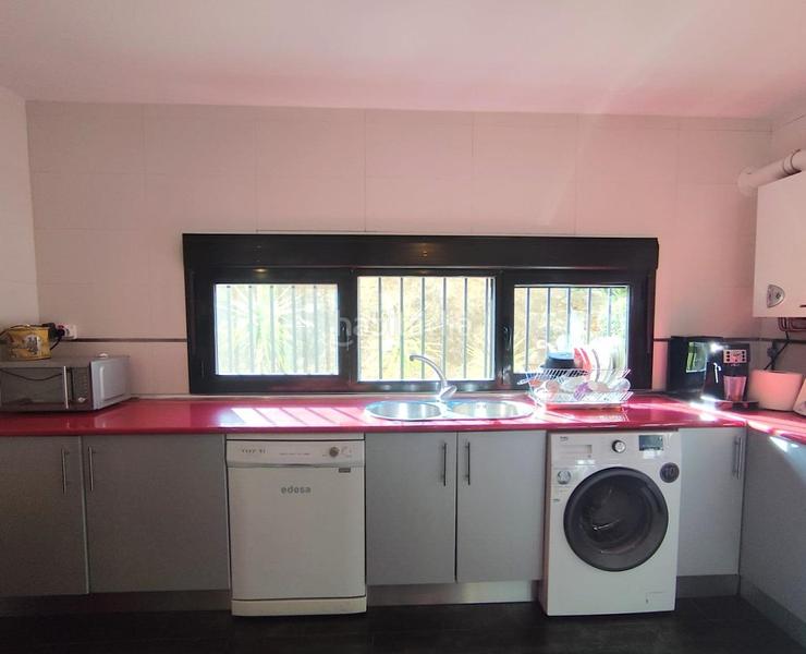 Foto c6d96607-ca8c-4153-8289-d8a9fa71f632. Casa adossada amb calefacció aparcament a Los Pinos - El Pilar Plasencia