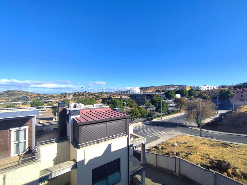 Foto c79c69f6-7e2e-40b0-8576-f2087695aaa2. Casa adossada amb calefacció aparcament a Los Pinos - El Pilar Plasencia