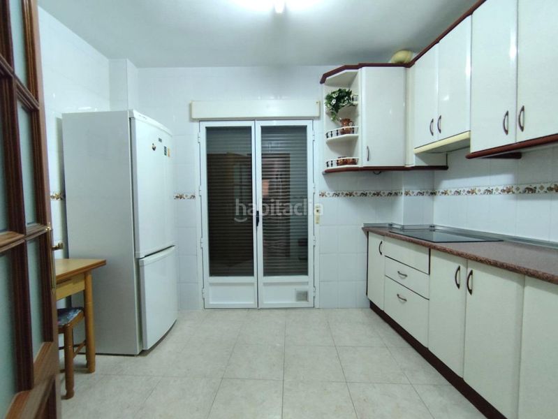 Foto c5f4695e-fb3b-4bd8-b53e-ba57a7cd8f2d. Casa adossada amb calefacció aparcament a Casar de Palomero