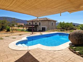 Chalet à Oliva de Plasencia. Finca en venta en la oliva de plasencia  casa rural en funcionam