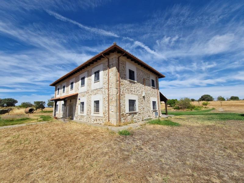 Foto 6826eec6-34d4-4cf0-baf2-9da735254f9a. Xalet amb calefacció piscina a Oliva de Plasencia