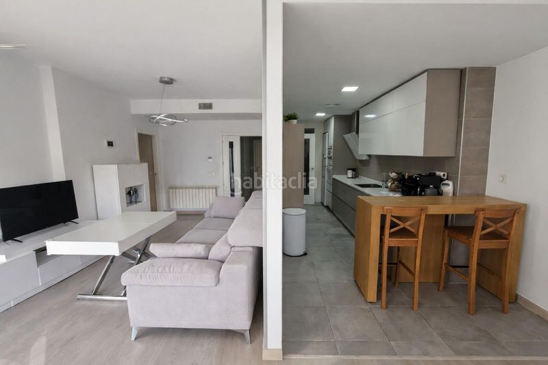 Foto 48792739-64a5-417f-9a5a-225eaa723905. Flat with heating parking pool in Centro Cáceres