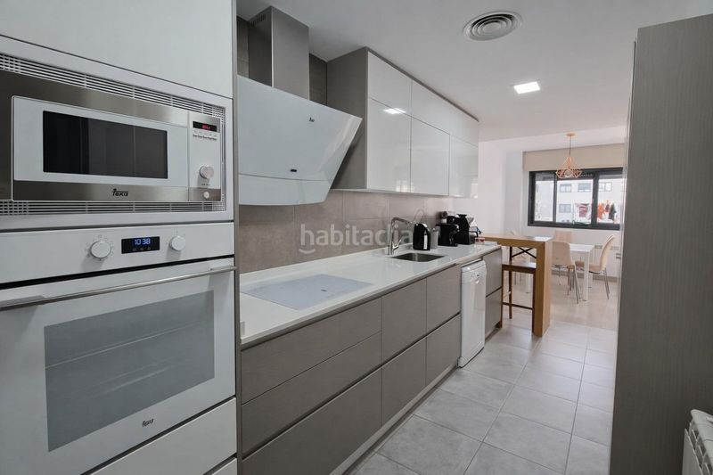 Foto aecd05a6-3a51-4046-a886-8bbc554cf09f. Flat with heating parking pool in Centro Cáceres