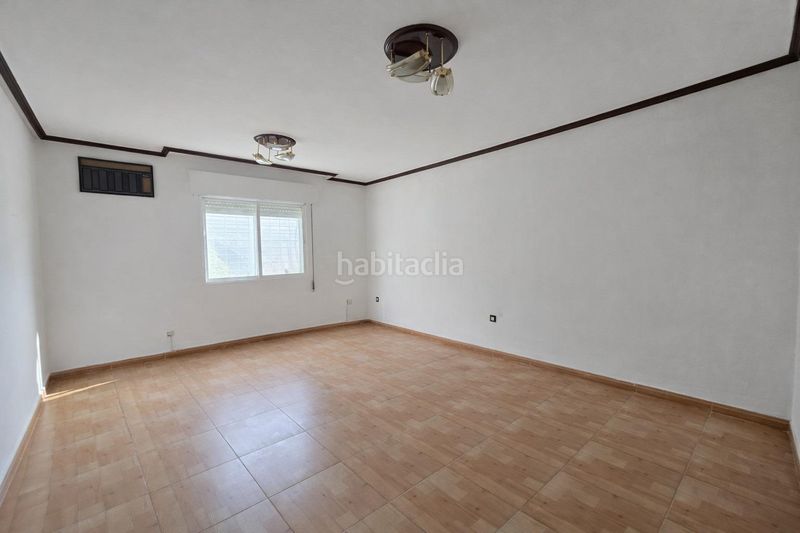 Foto 424fa03d-07c3-4db3-a76c-eeace59bd405. Casa amb aparcament a Malpartida de Plasencia