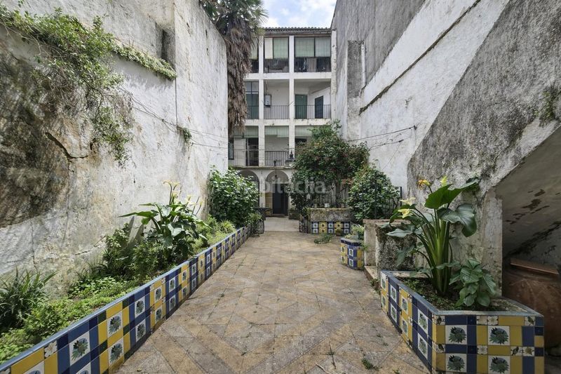 Foto 11485855-7ae7-456c-93d7-b4b8c0bc11d8. Edificio in Centro Ciudad Plasencia