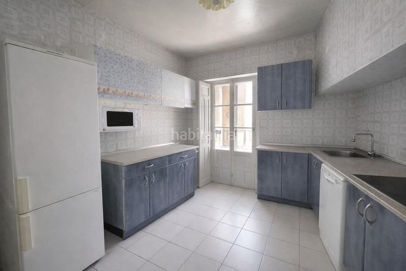 Foto 18144775-dd84-483e-937d-c1232a2b248b. Edificio in Centro Ciudad Plasencia