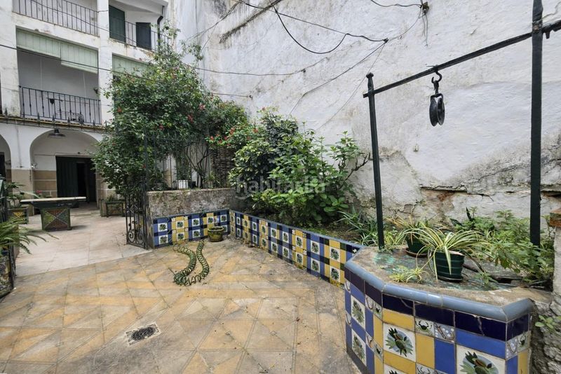 Foto 6537f22f-77c7-473d-ab74-e764fd01e3da. Edificio in Centro Ciudad Plasencia