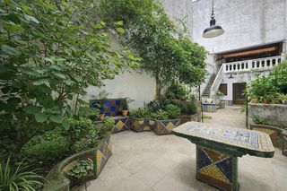 Edificio  Calle calle rey. Edificio singular en venta en pleno centro de plasencia