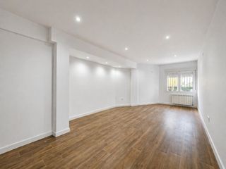 Flat in Miralvalle - Av. Virgen del Puerto - La Data