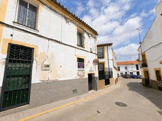 House  Travesía real. Casa a reformar en malpartida de plasencia