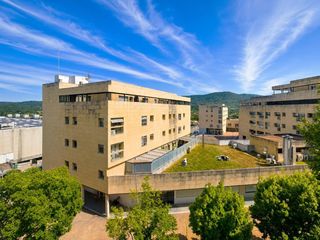 Appartement  Calle julian besteiro. Amplio piso con garaje en céntrica, plasencia