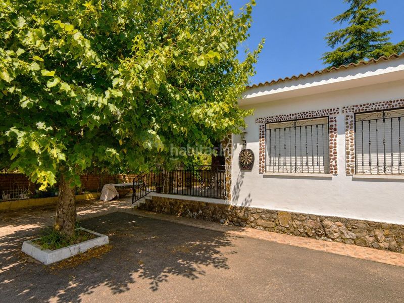 Foto 656e43ec-849f-4117-9643-dc875a6bd1cc. Casa amb aparcament piscina a Casas del Castañar