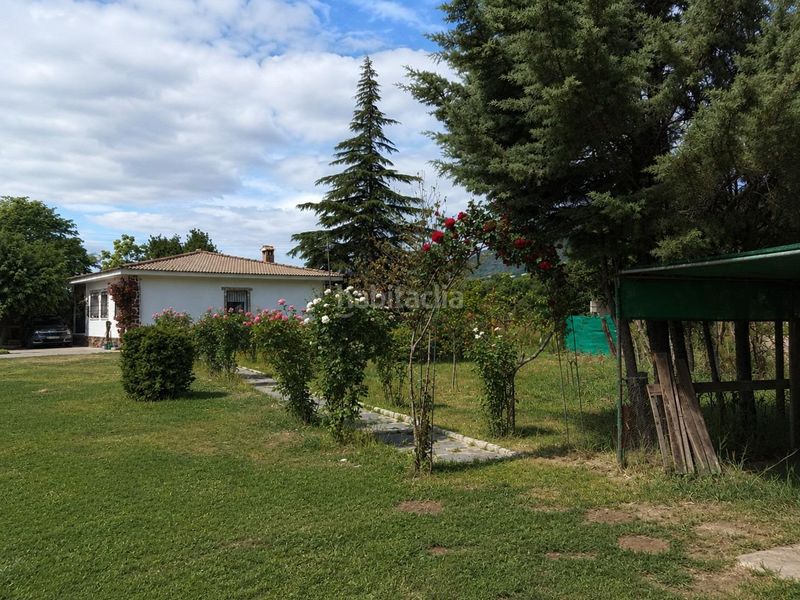Foto 8a7b7dfd-0886-4d9f-a29d-faeb3e7af71d. Casa amb aparcament piscina a Casas del Castañar