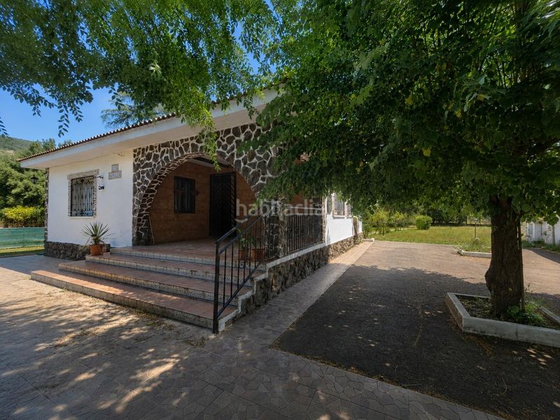Foto b7619e2f-1399-49e7-8a18-3cfc45961eda. Casa amb aparcament piscina a Casas del Castañar