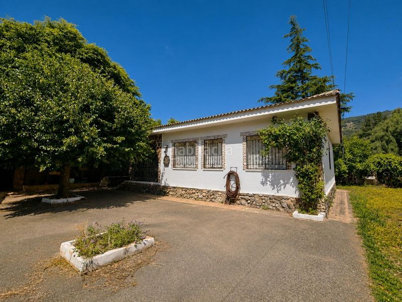 Foto e9b5f79e-e4b4-49b3-ba31-91a627d36813. Casa amb aparcament piscina a Casas del Castañar