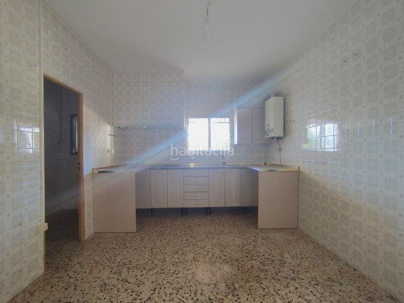 Foto 3c16f23b-973e-4433-a518-fc0b675b80e7. Casa amb calefacció aparcament a Serradilla