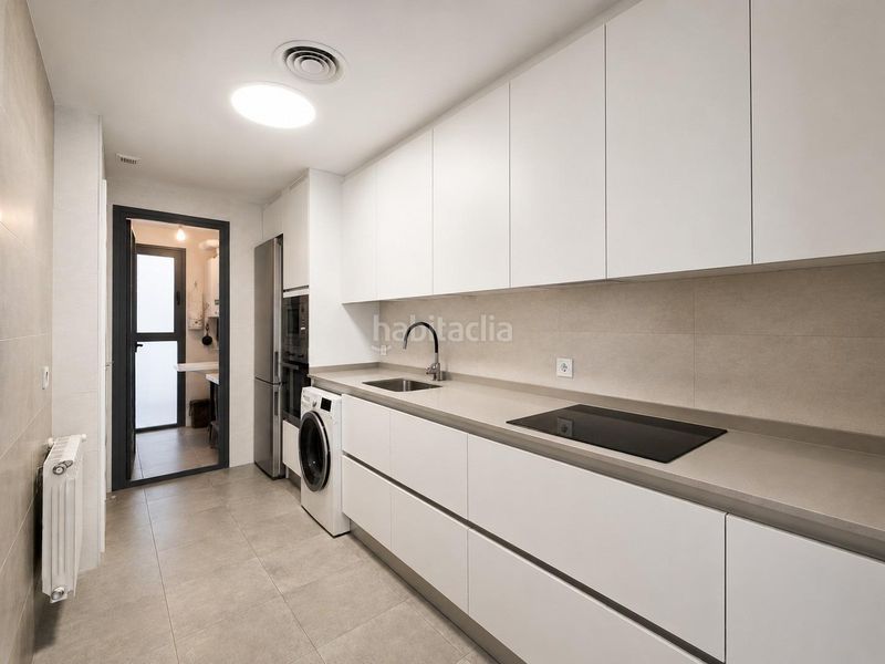Foto a1bc33df-10da-48ce-a250-ce0e646e085e. Flat with heating parking pool in Centro Cáceres